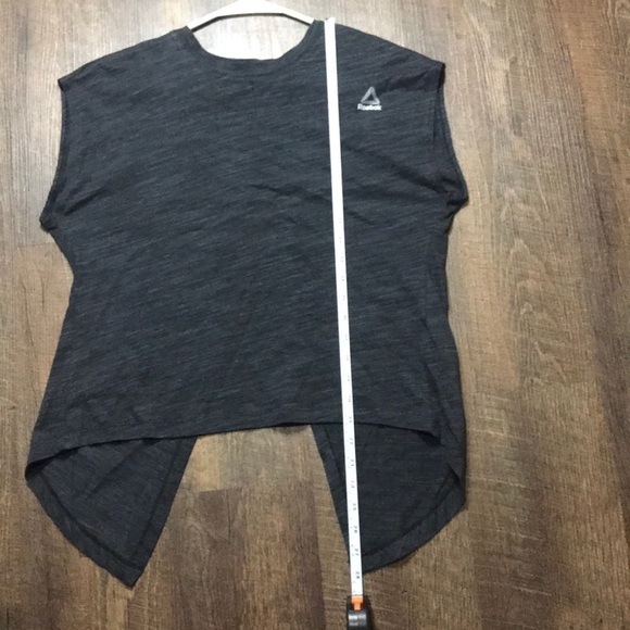 Reebok Medium Open Back Tee/Tank - Picture 4 of 7